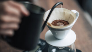 コーヒーの味は注ぎ方で変わる？【1番美味しくなる3つの方法】